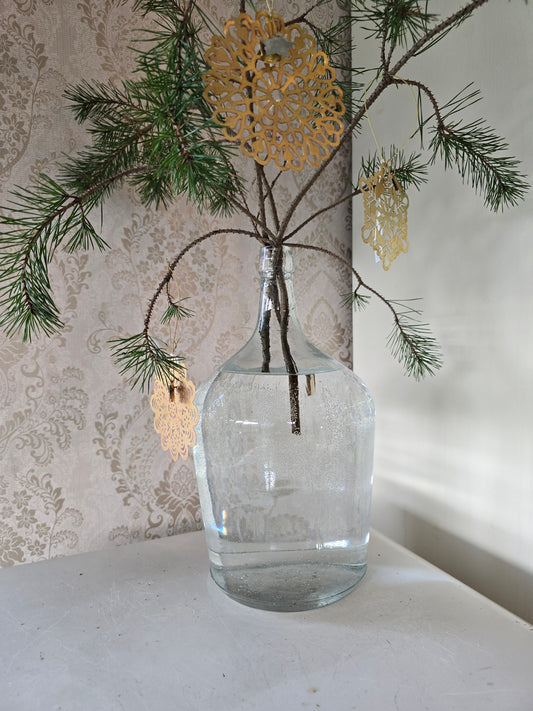 Oude Dame Jeanne fles, wit glas