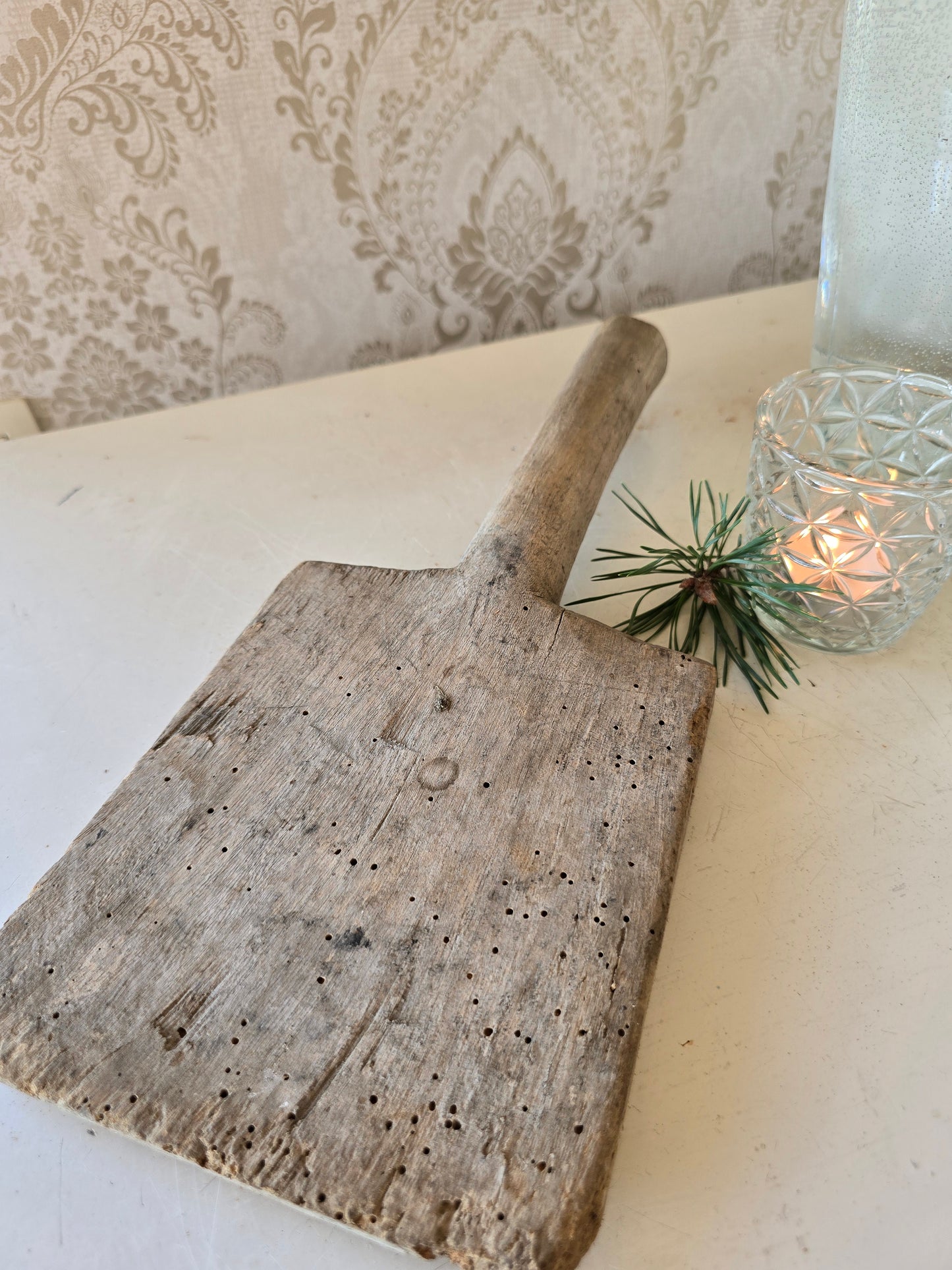 Oude houten wasklopper, vlak