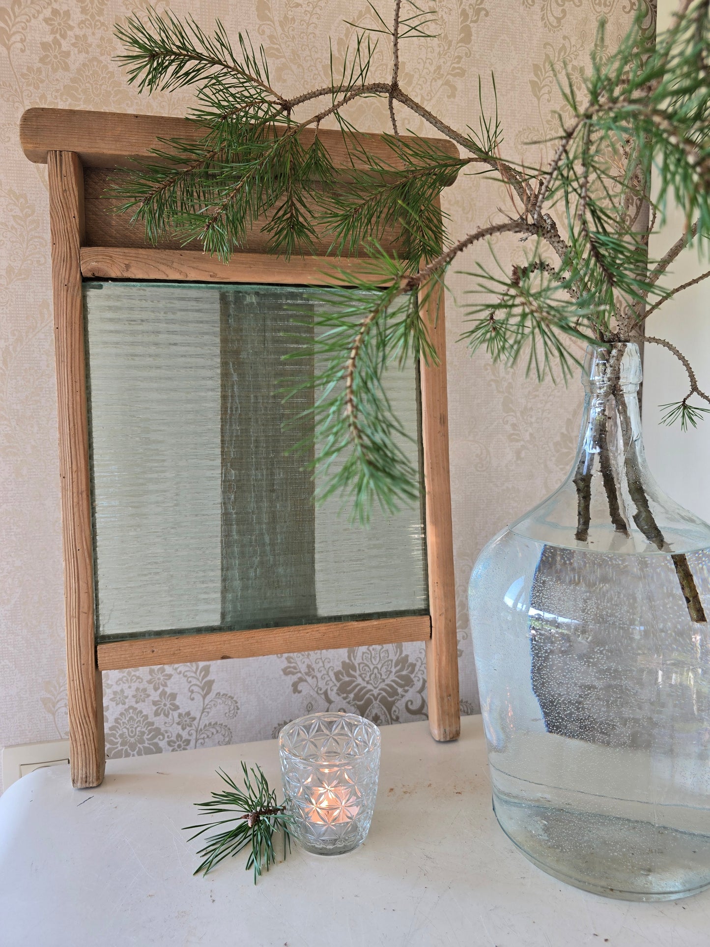 Oud wasbord, met glas