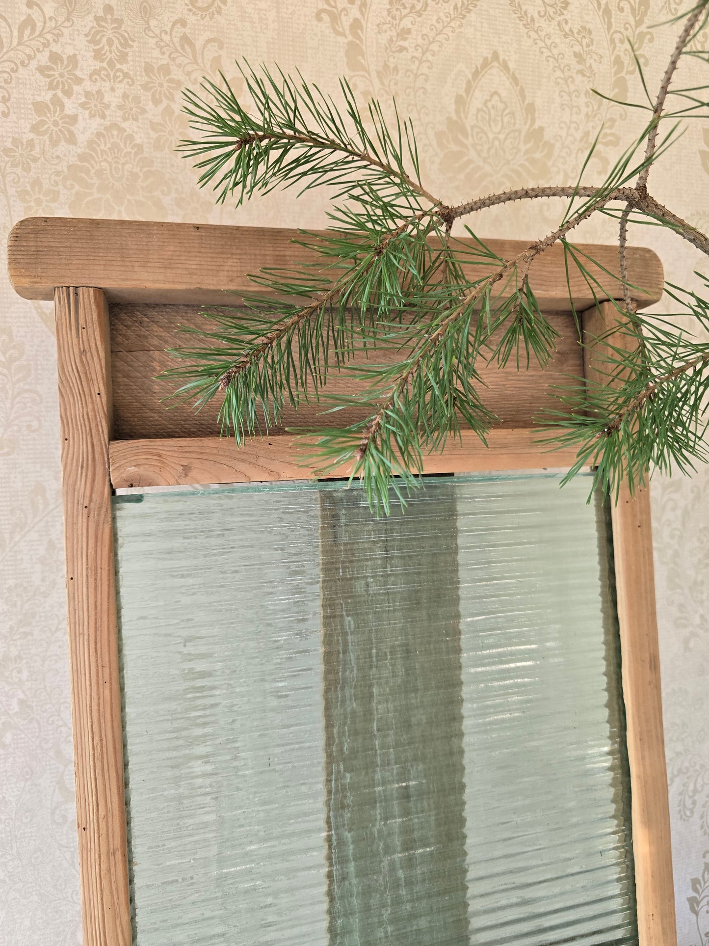 Oud wasbord, met glas