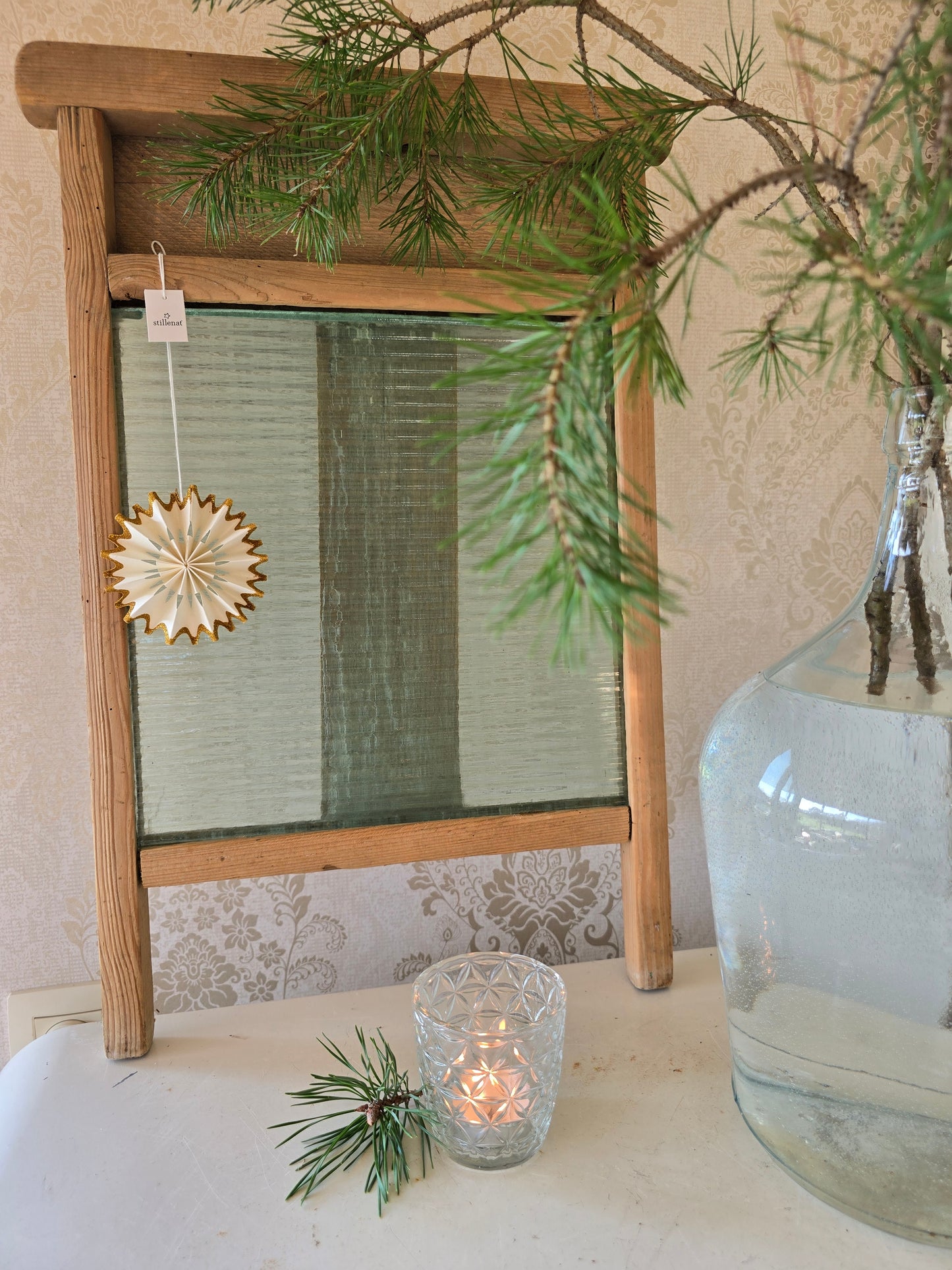 Oud wasbord, met glas