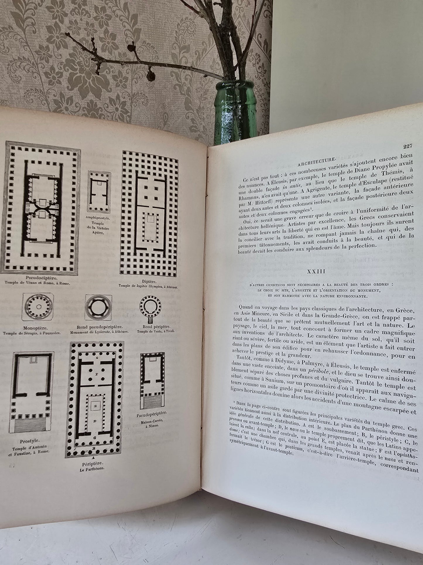 Oud Frans boek, rood