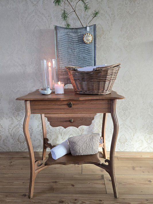 Houten bijzettafel, met spiegel, schuifje en legger