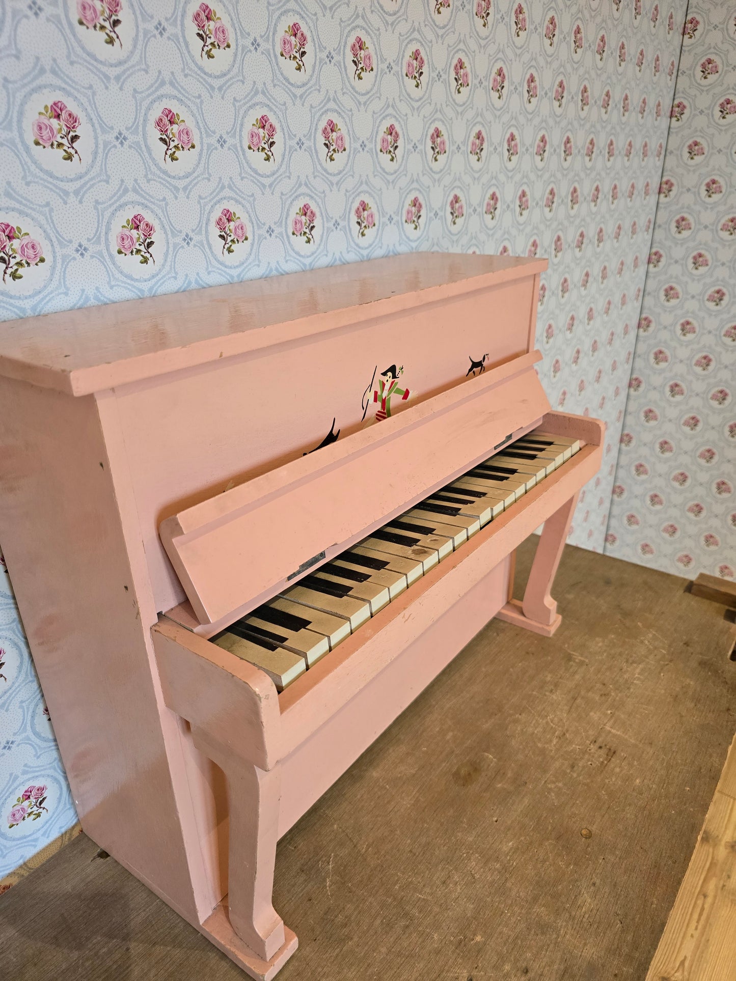 Kleine brocante kinderpiano, oudroze
