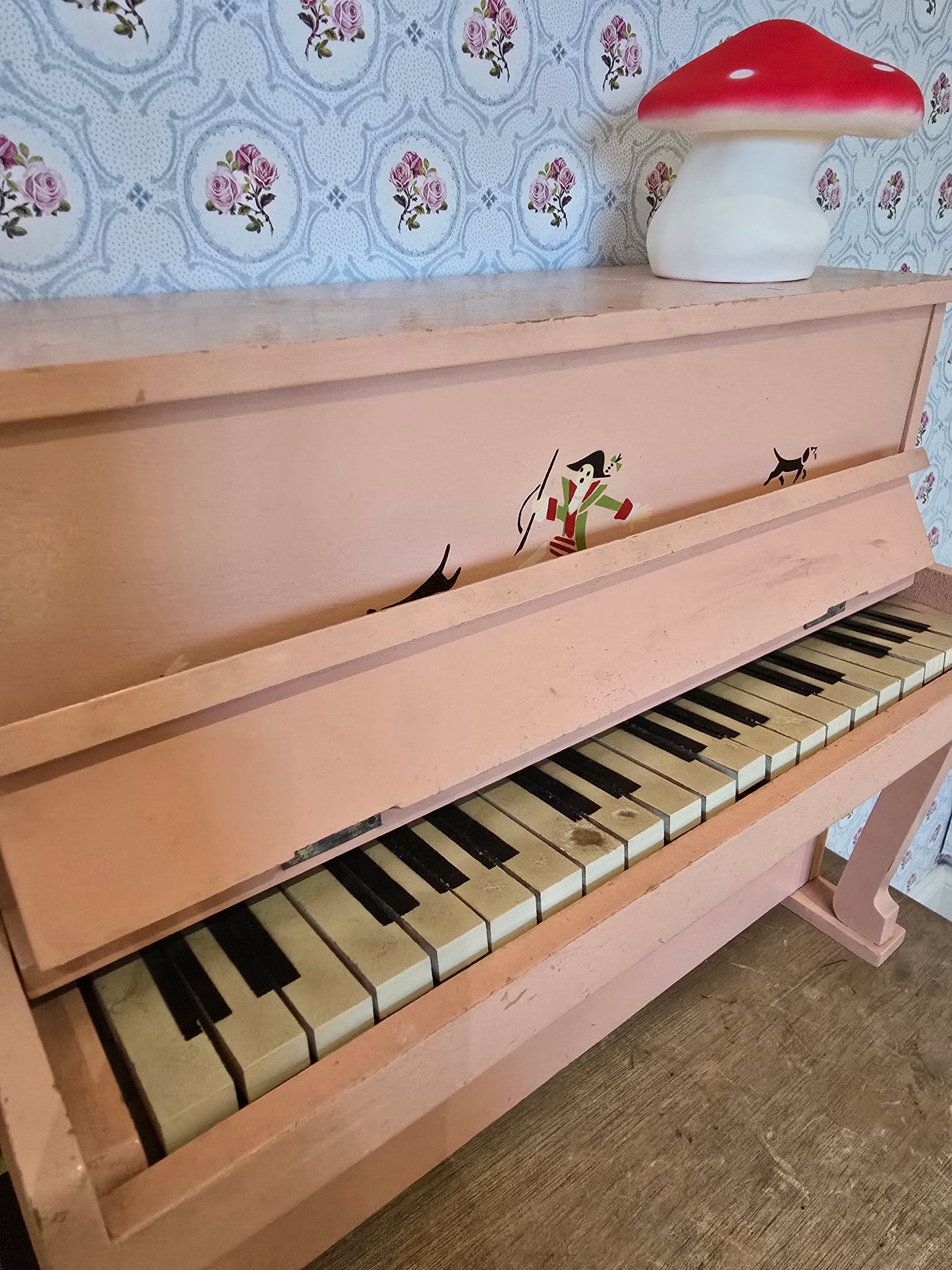 Kleine brocante kinderpiano, oudroze