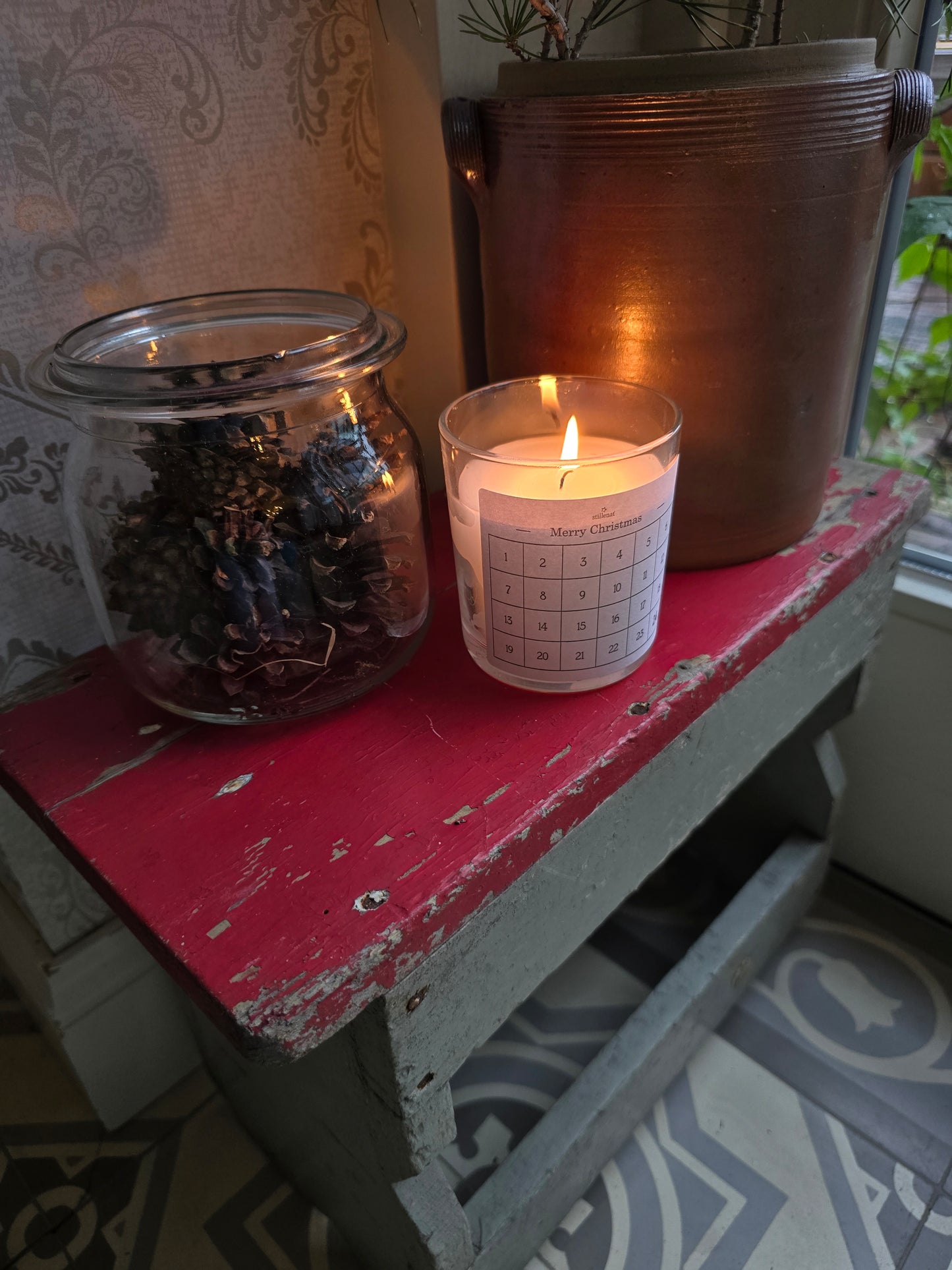 Brocante opstapje, grijs rood