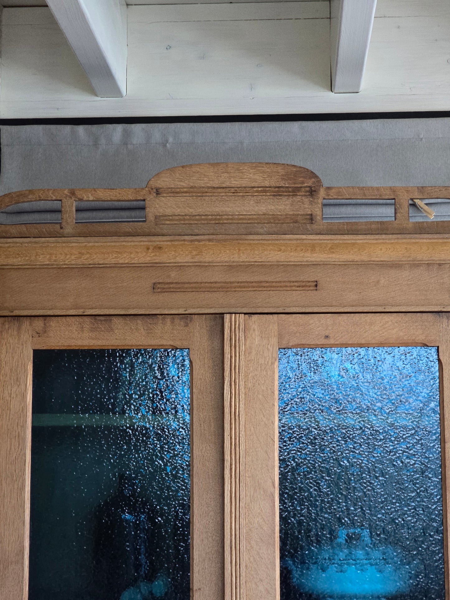 oude-brocante-kast-detail-bovenkant