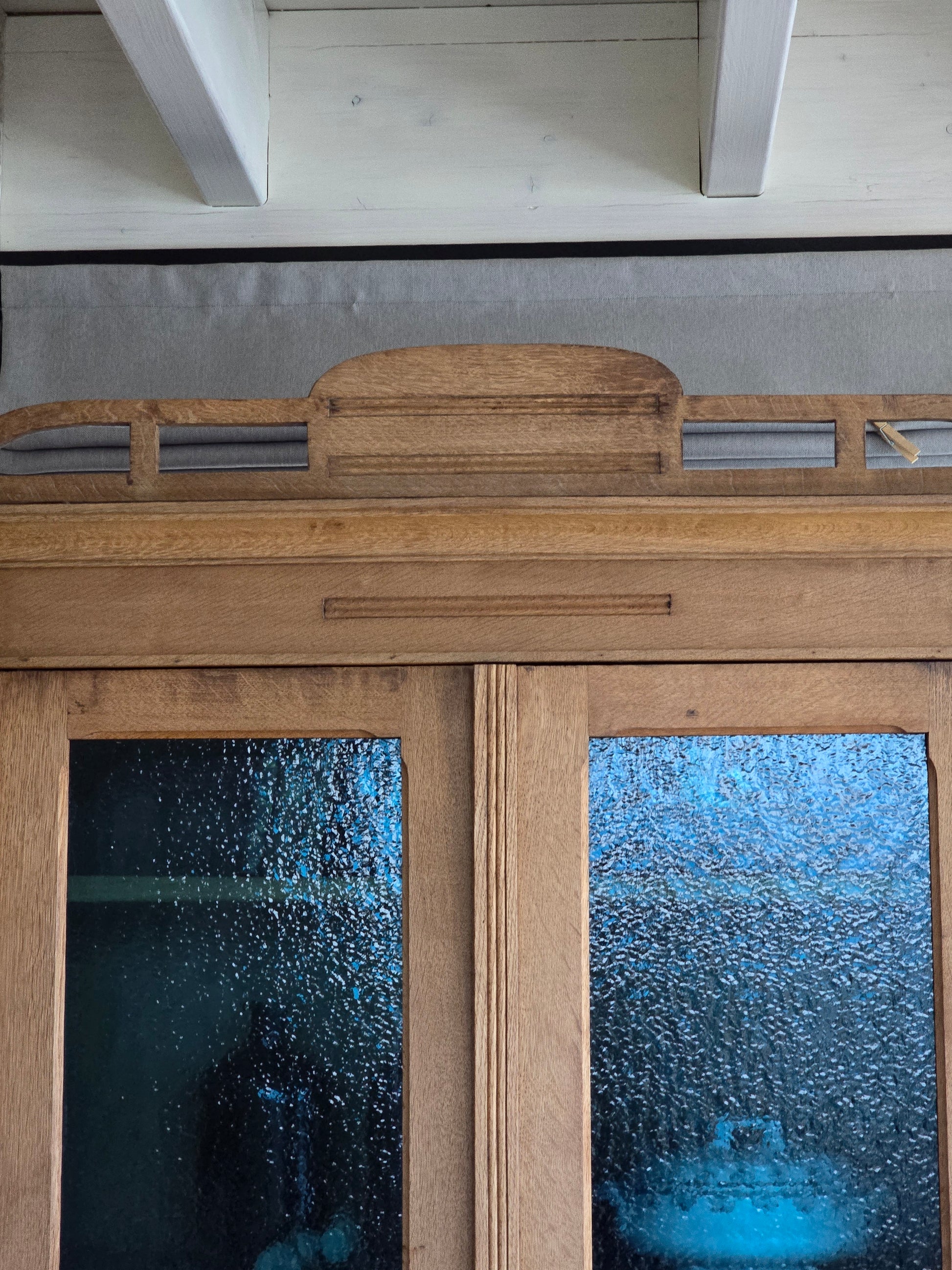 oude-brocante-kast-detail-bovenkant