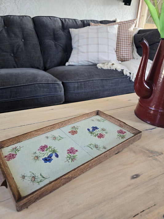 Plateau, met bloemen tegeltjes
