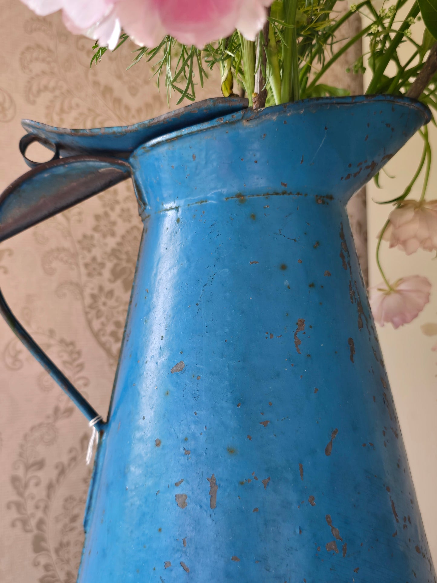 Hoge metalen kan, blauw