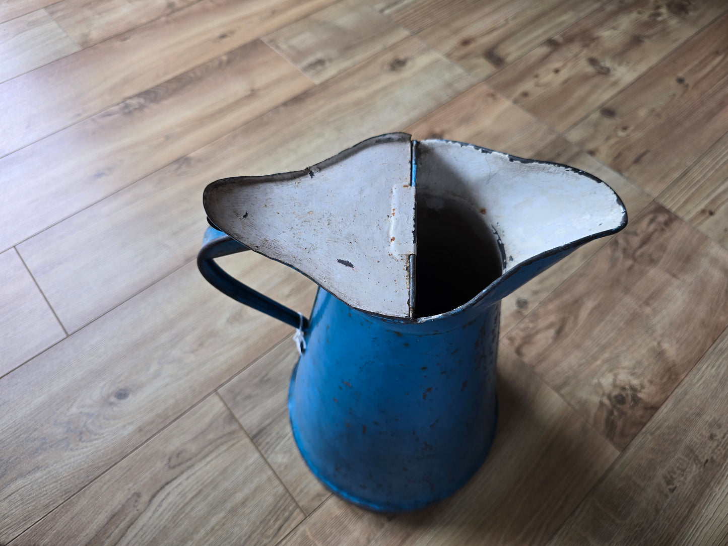 Hoge metalen kan, blauw