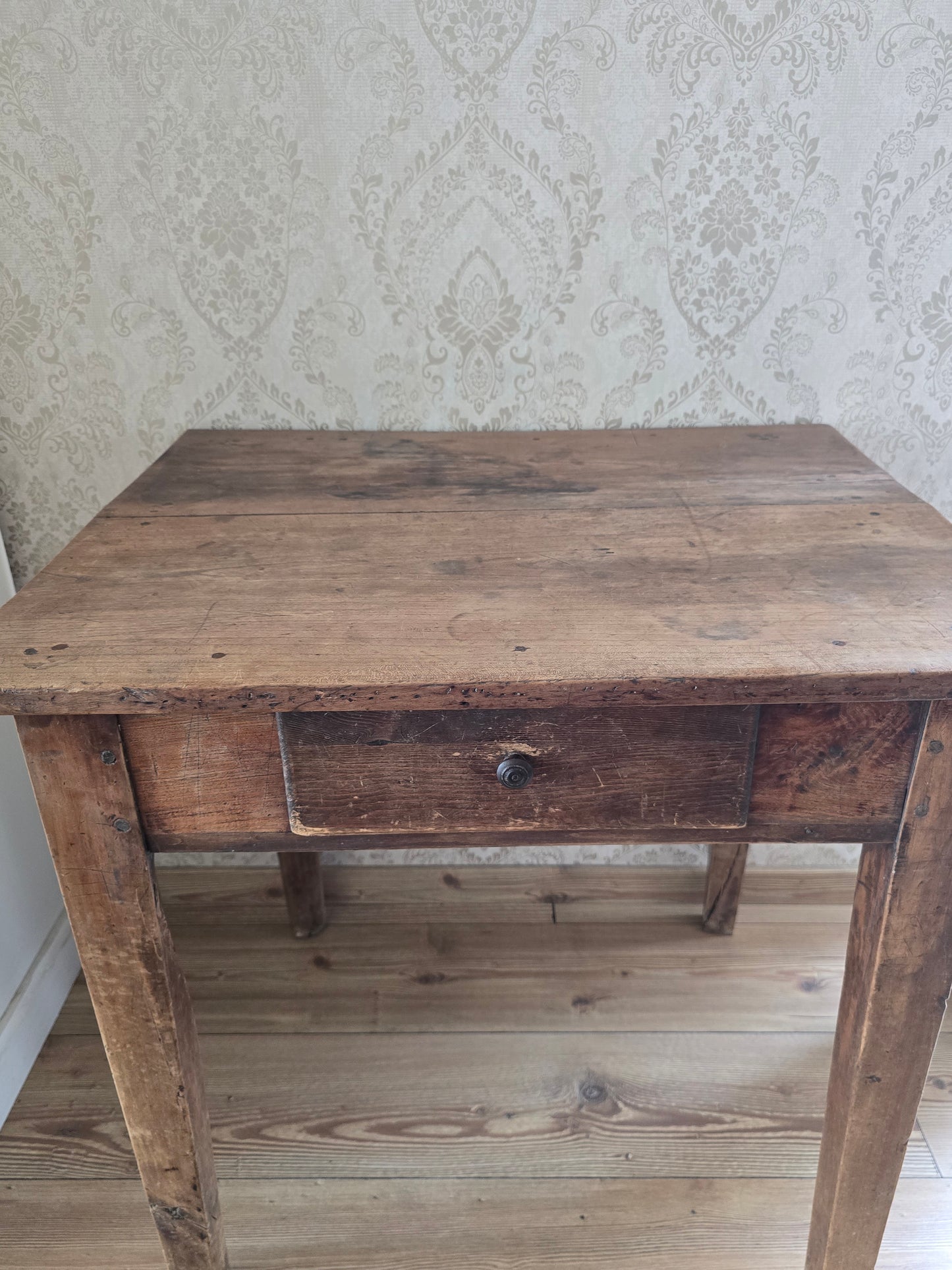 Brocante tafel, met lade