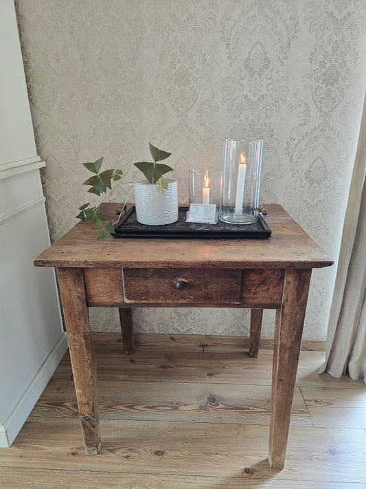 Brocante tafel, met lade