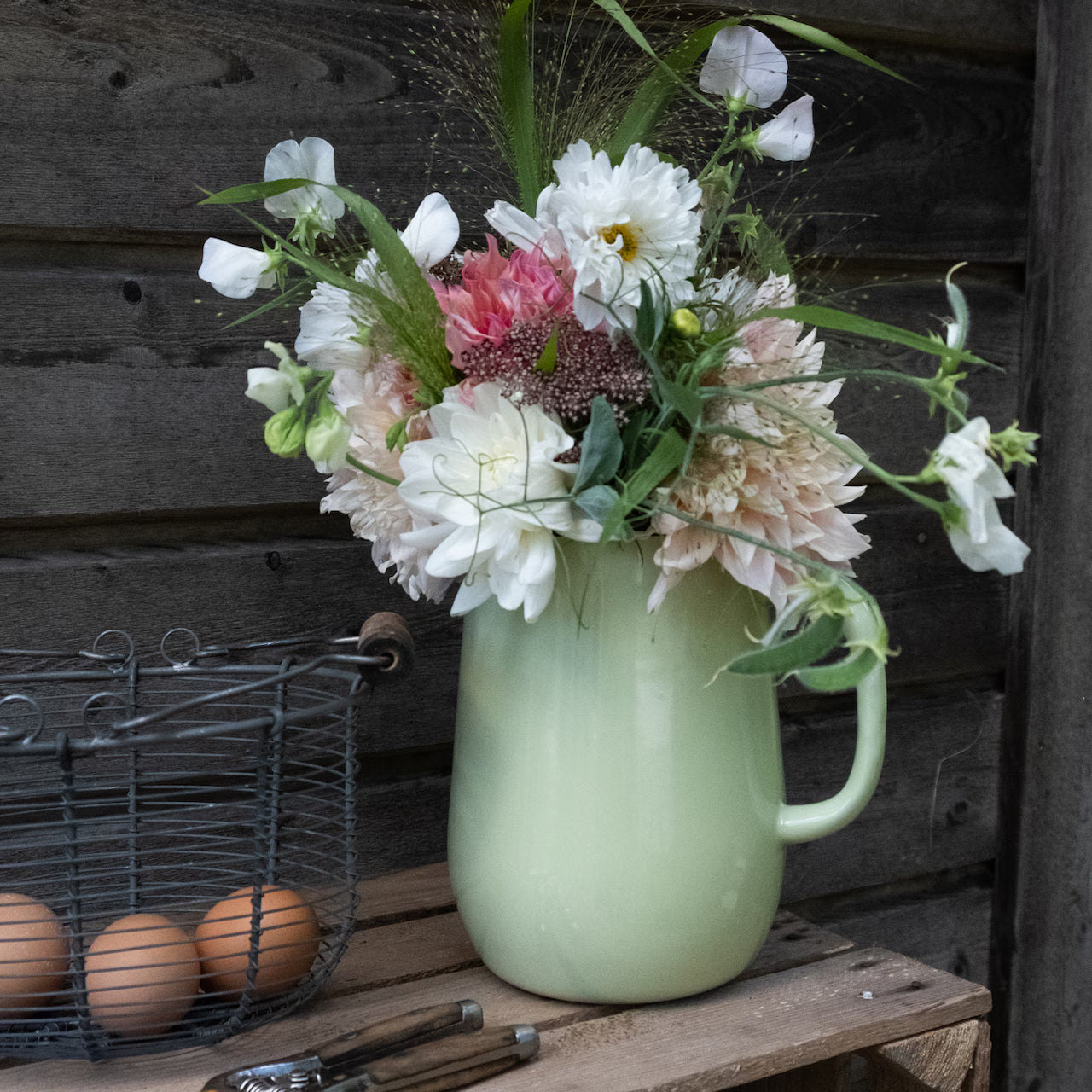 Groene emaille kan van Stromshaga met vintage uitstraling, decoratief en functioneel voor keuken of interieur