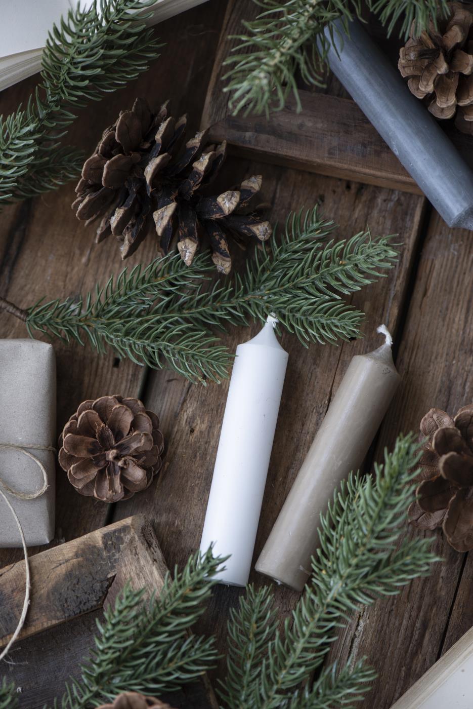 Korte dinerkaars, rustiek wit Ø:2.2 H:11