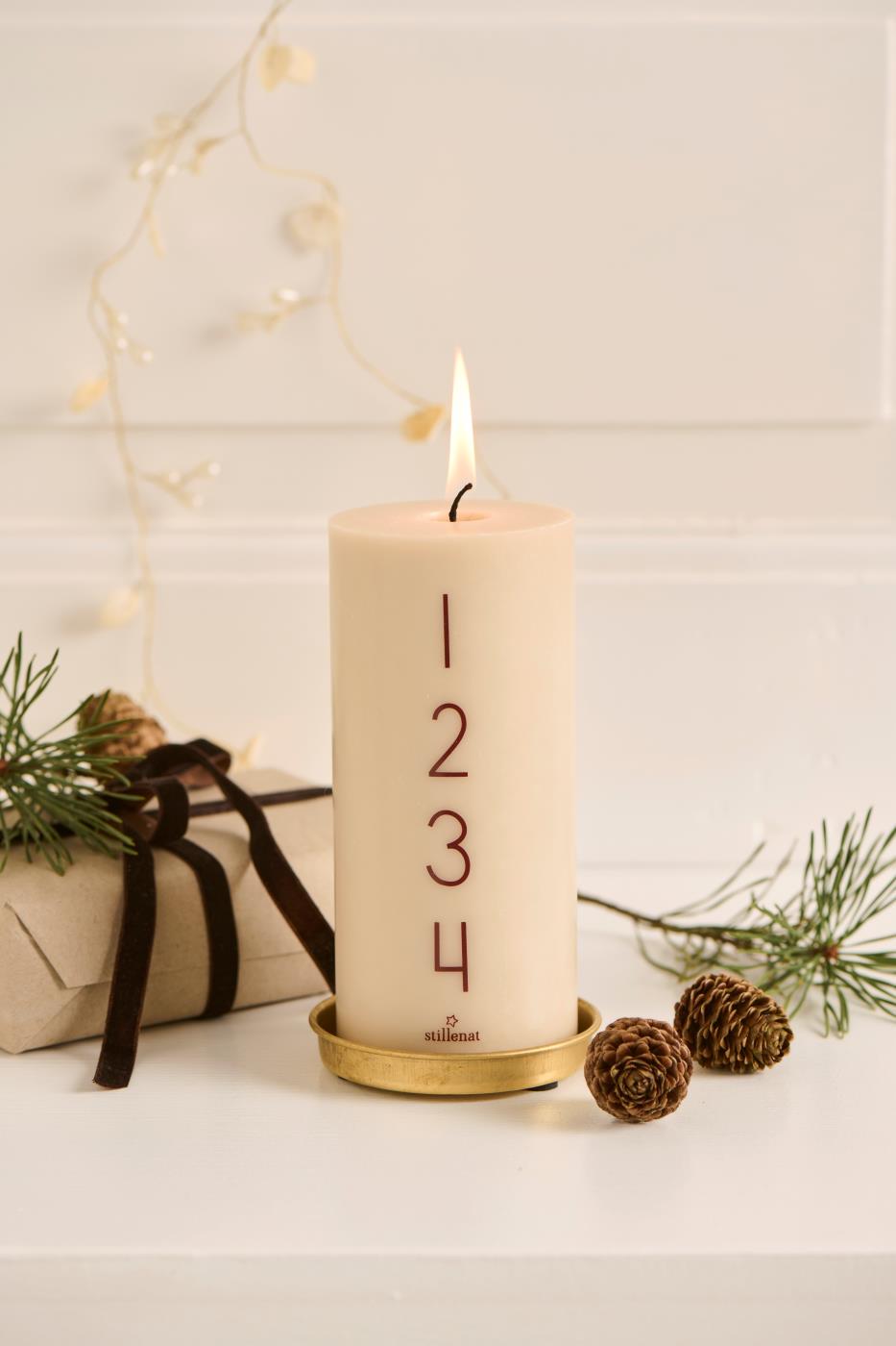 Advent aftelkaars, 1-4, roodbruine cijfers